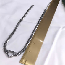 Load image into Gallery viewer, Heart Chocker Necklace