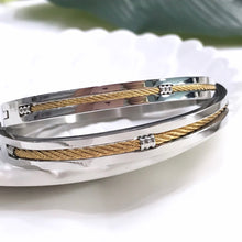 Load image into Gallery viewer, TWISTED CABLE WIRE BANGLE