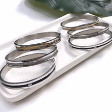 Load image into Gallery viewer, TWISTED CABLE WIRE BANGLE