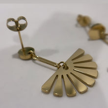 Load image into Gallery viewer, FAN DROP EARRINGS