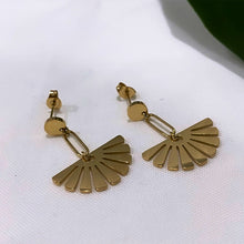 Load image into Gallery viewer, FAN DROP EARRINGS