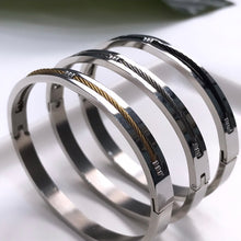 Load image into Gallery viewer, TWISTED CABLE WIRE BANGLE