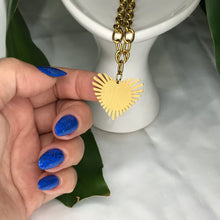Load image into Gallery viewer, SHINING HEART NECKLACE