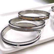 Load image into Gallery viewer, TWISTED CABLE WIRE BANGLE