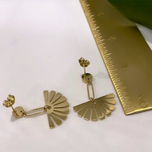 Load image into Gallery viewer, FAN DROP EARRINGS