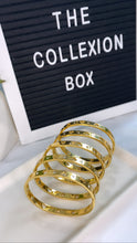 Load image into Gallery viewer, Heart Of Gold Bangle
