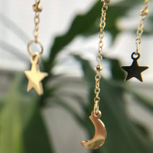 Load image into Gallery viewer, DANGLING STAR CHOKER
